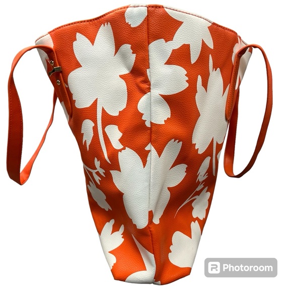 Kenneth Cole Reaction Shoulder Tote - Picture 4 of 11